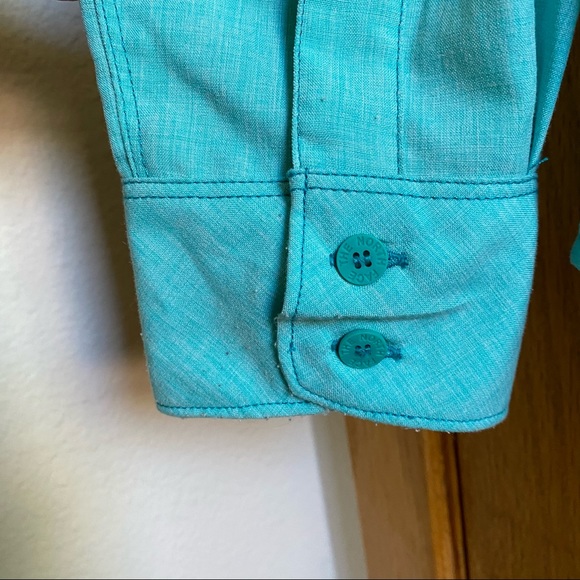 THE NORTH FACE • Aqua Blue Button Down Shirt - L - Picture 13 of 16